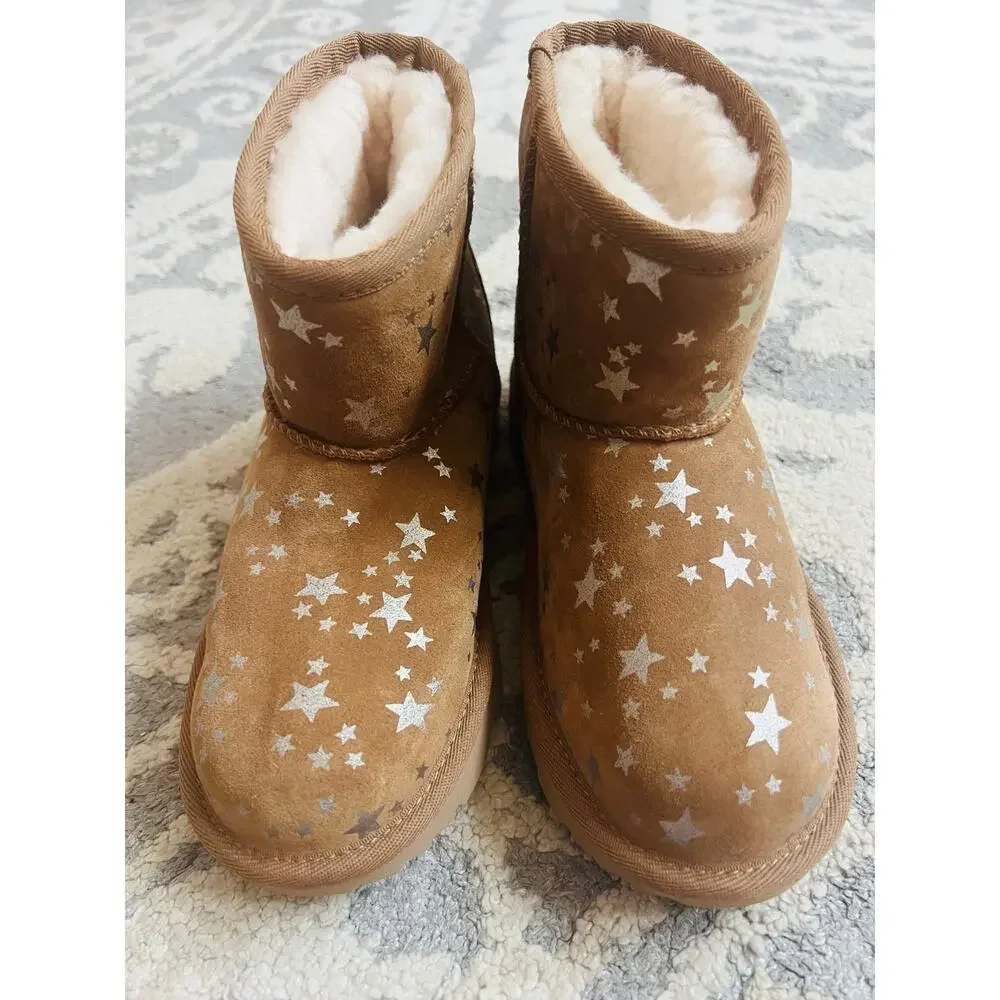 NWT❤️UGG Classic Mini II Stars sz2